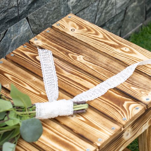 Elegant Wooden 2-Seater Garden Bench - Perfect Patio Loveseat for All Spaces