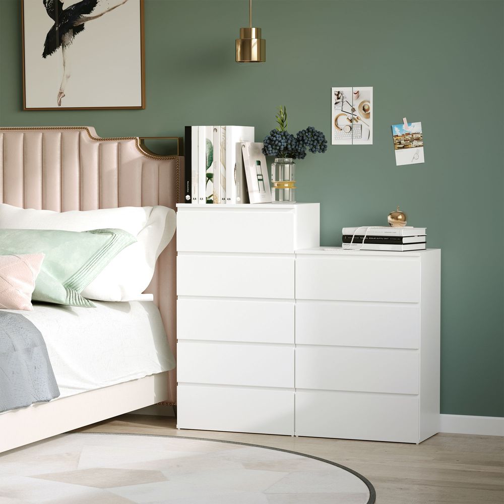 4-Drawer White Chest of Drawers, Elegant Storage Solution for Bedroom or Living Room