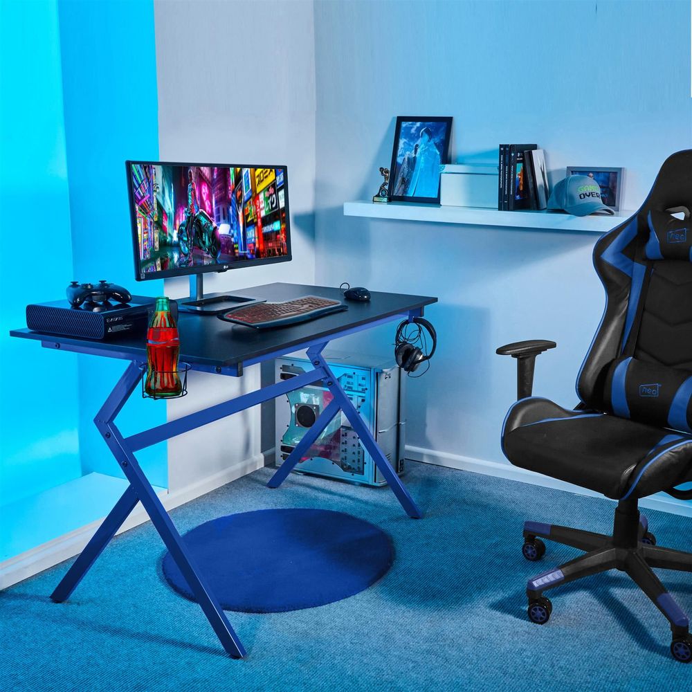 Gaming Desk with Ergonomic Design and Headphone Hook for Enhanced Comfort